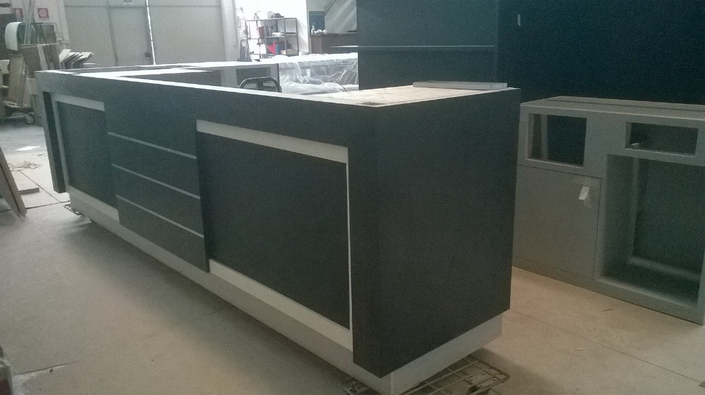 Arredo modello Carlton Sanremo– arredo realizzato da Cassani SRL
