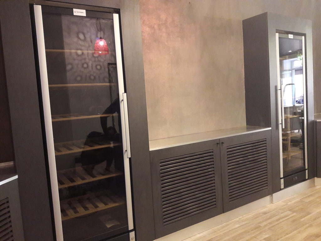2G Wines Nizza– arredo realizzato da Cassani SRL