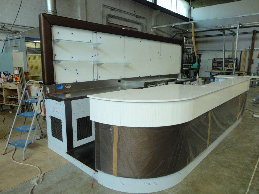 Caffè Maurice Sanremo– arredo realizzato da Cassani SRL