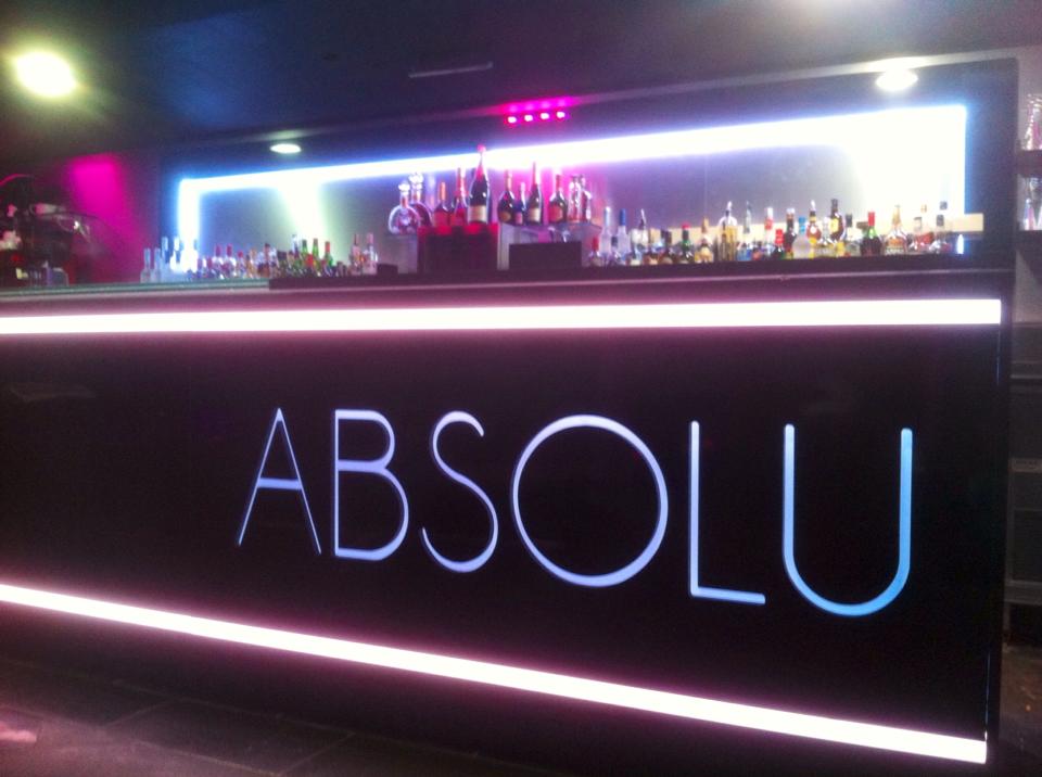 Club Absolu Cannes– arredo realizzato da Cassani SRL
