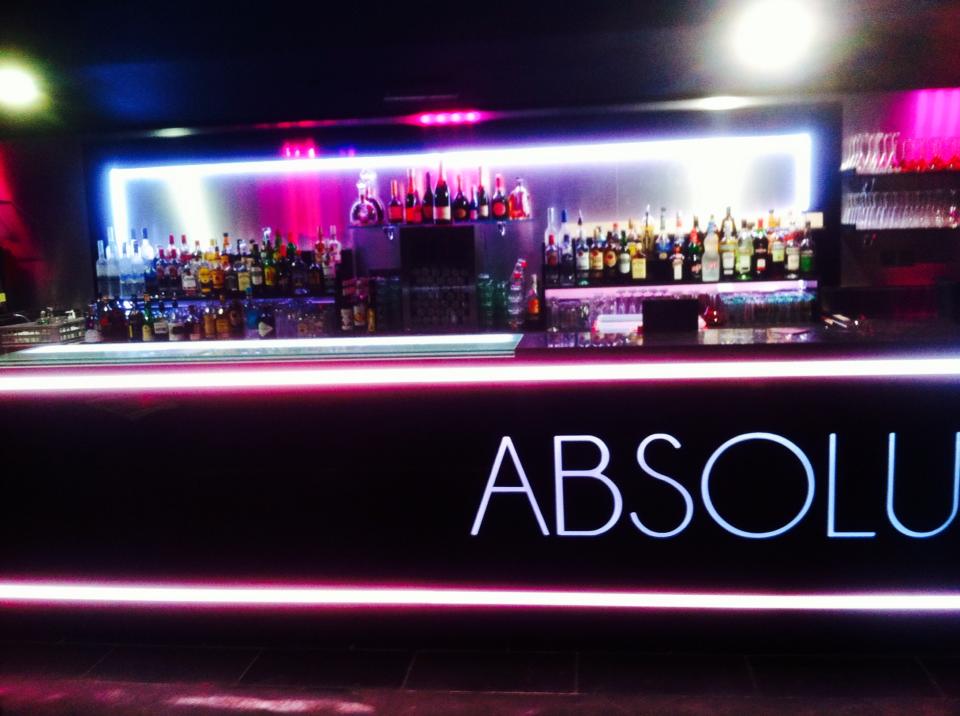 Club Absolu Cannes– arredo realizzato da Cassani SRL