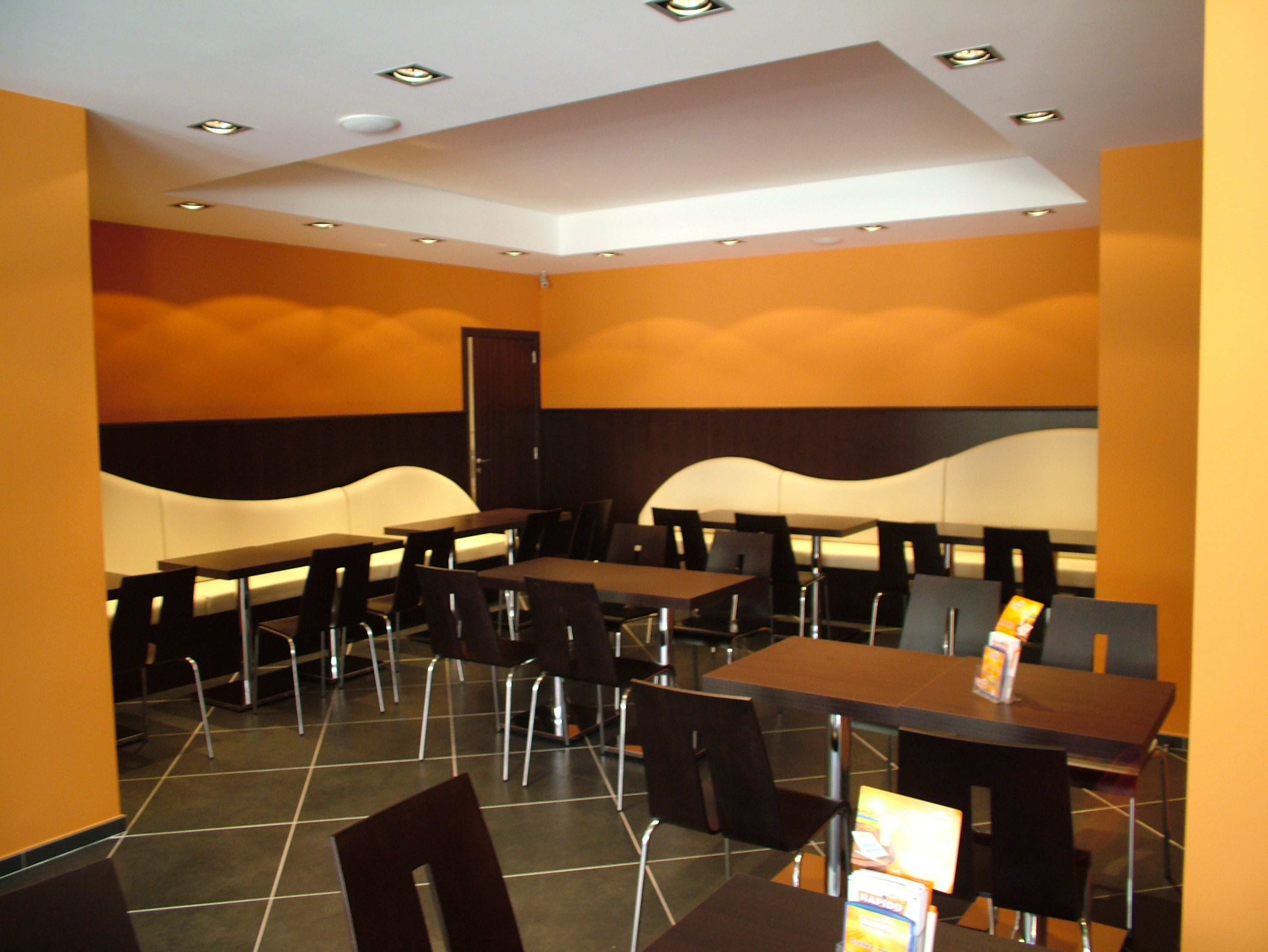 Buffet de la Gare Francia– arredo realizzato da Cassani SRL