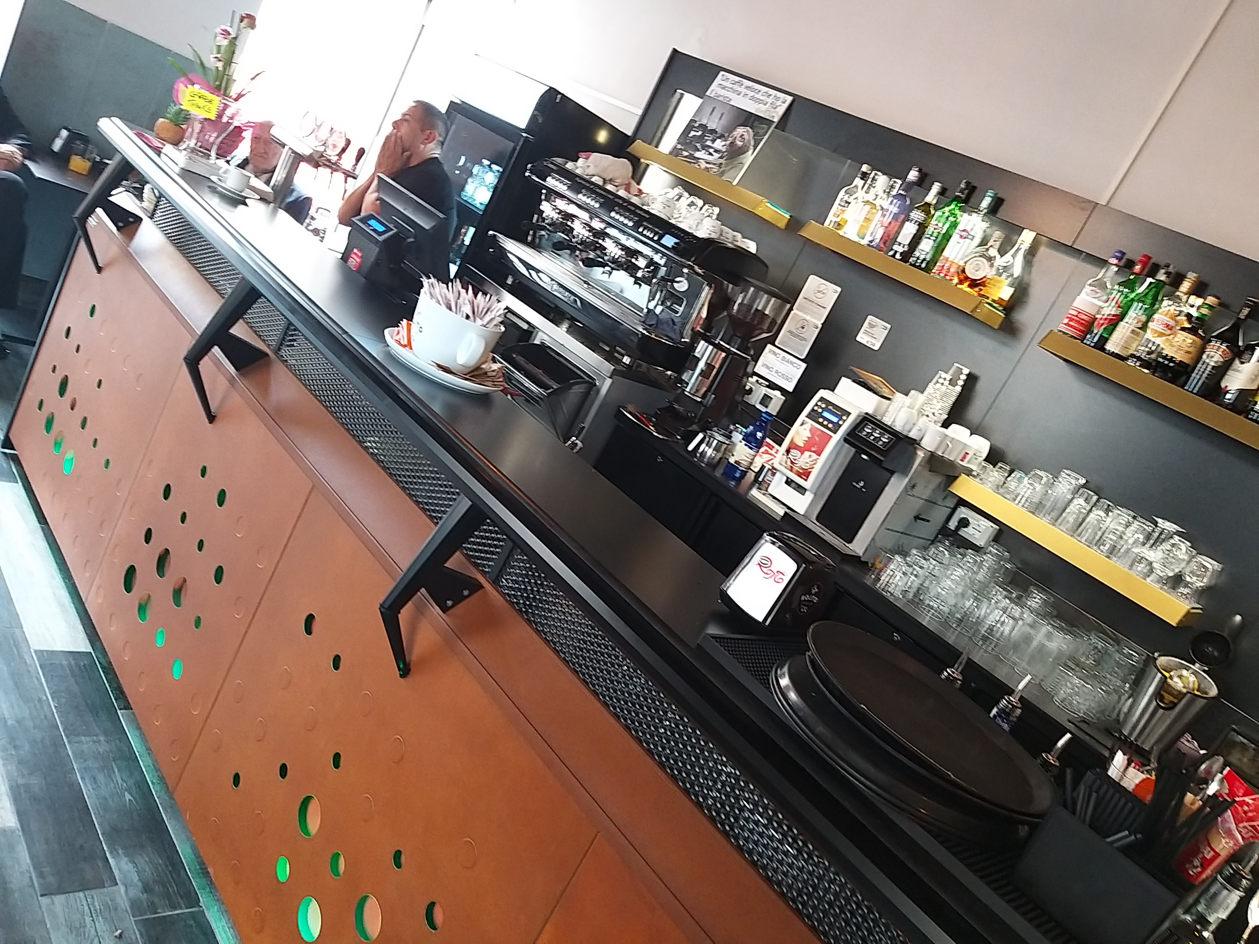 Madama Dorè Sanremo– arredo realizzato da Cassani SRL