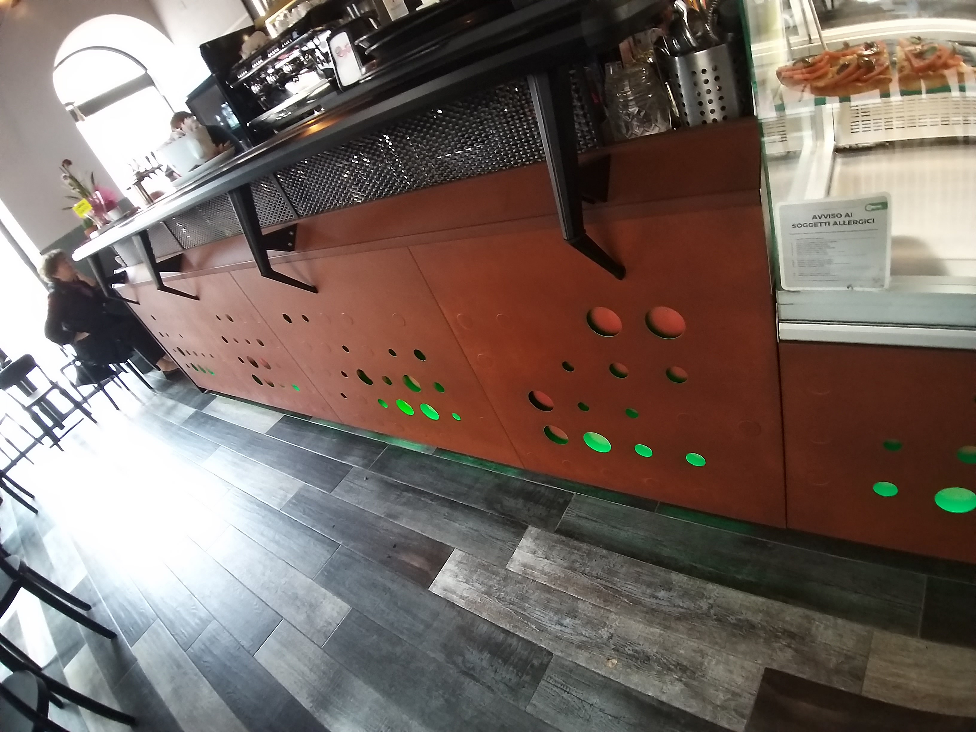 Madama Dorè Sanremo– arredo realizzato da Cassani SRL
