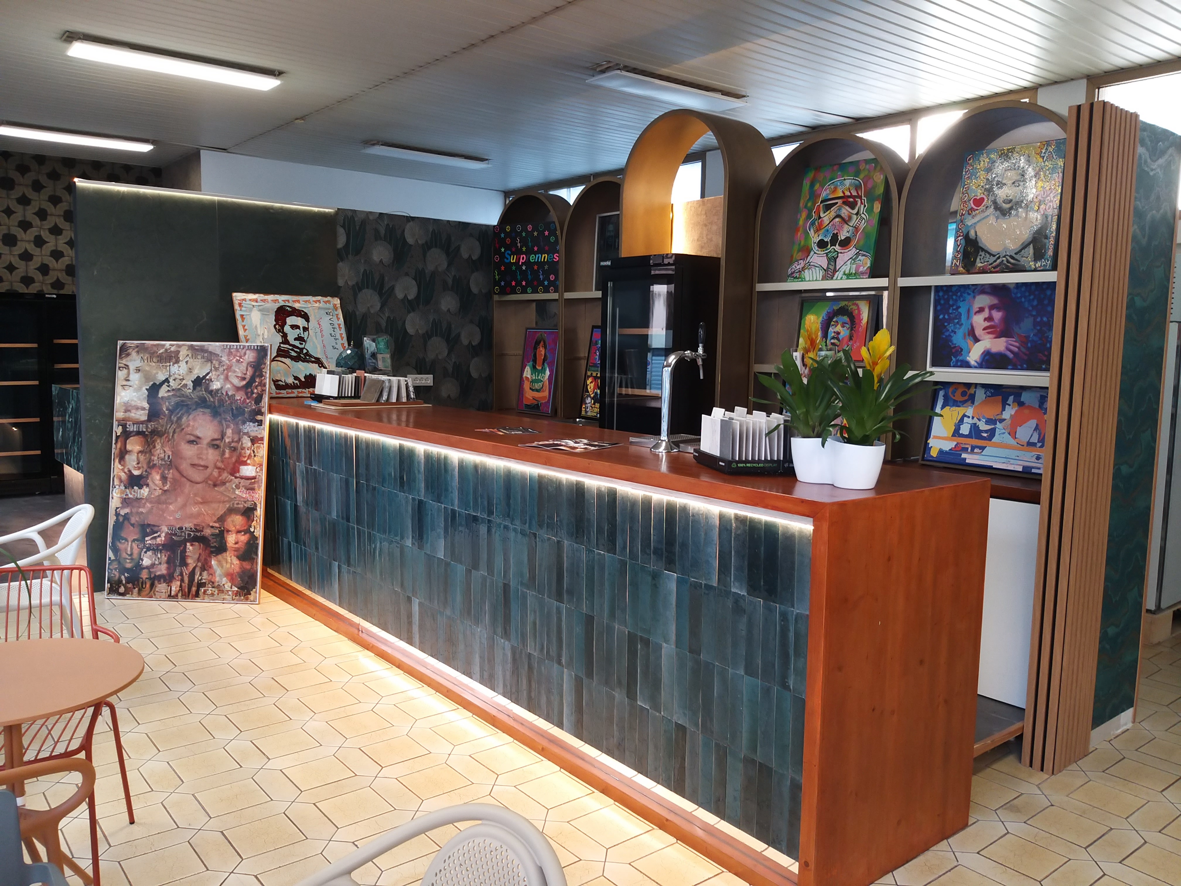 Interno dello showroom Cassani SRL a Sanremo
