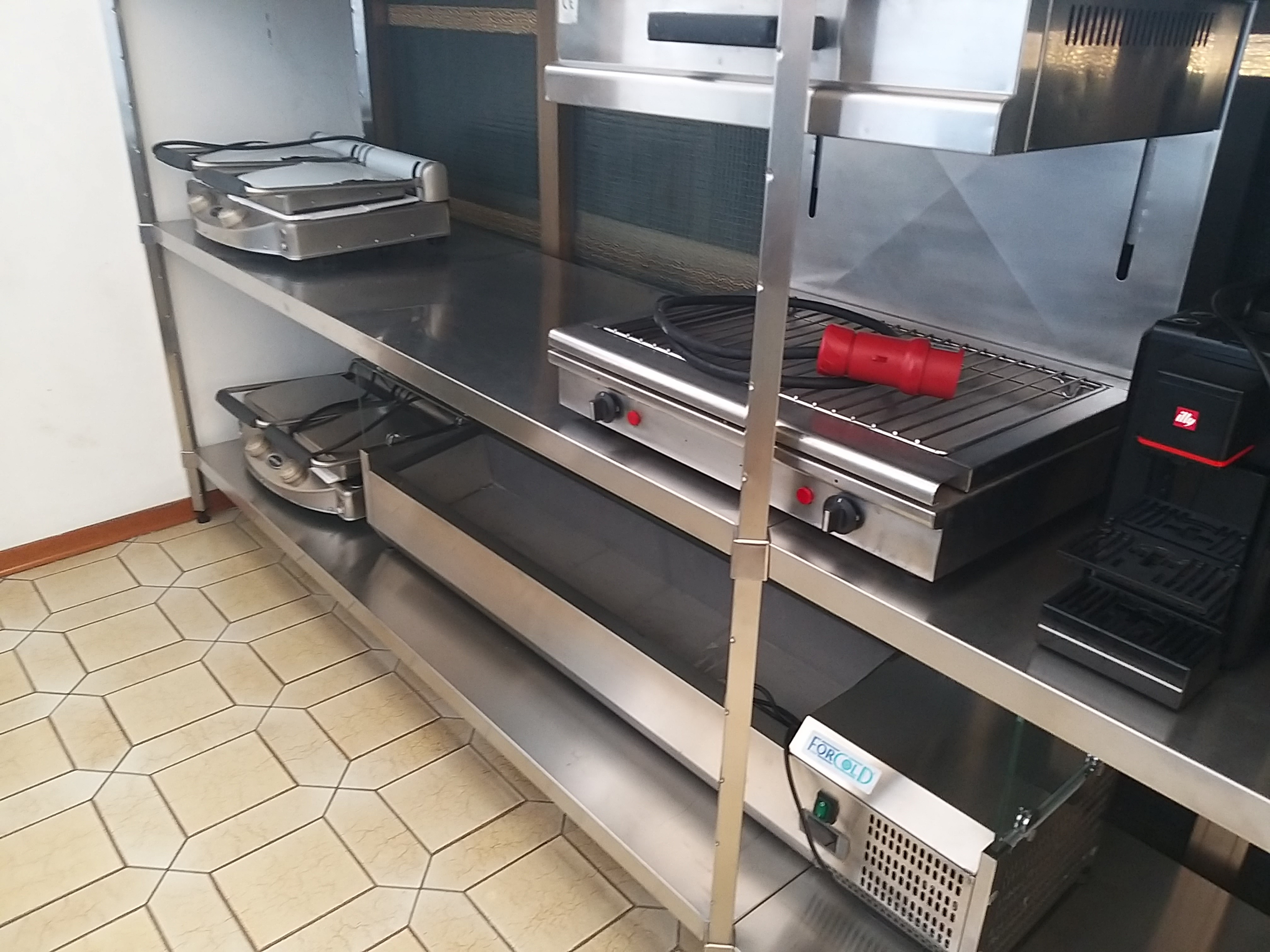 Interno dello showroom Cassani SRL a Sanremo
