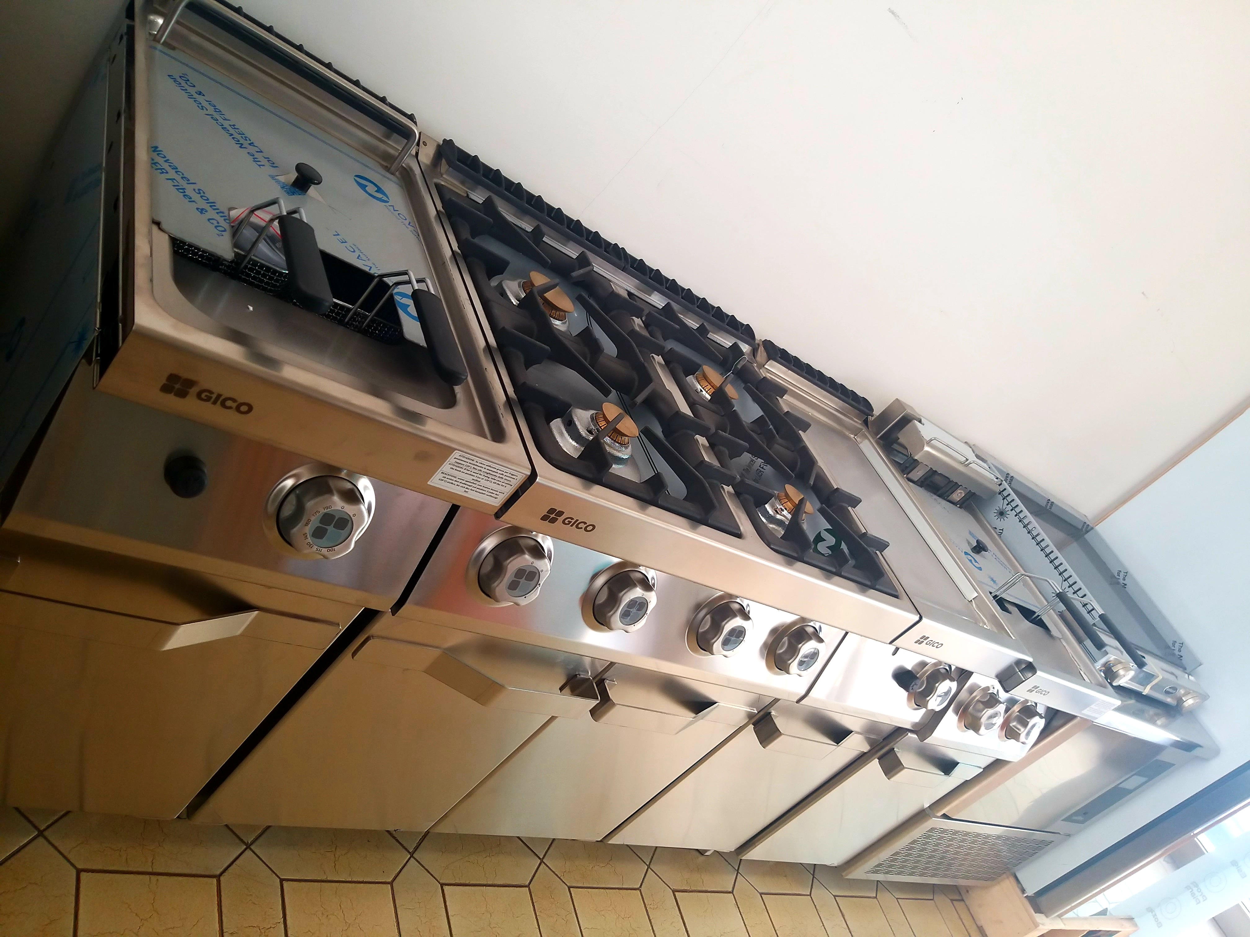 Interno dello showroom Cassani SRL a Sanremo