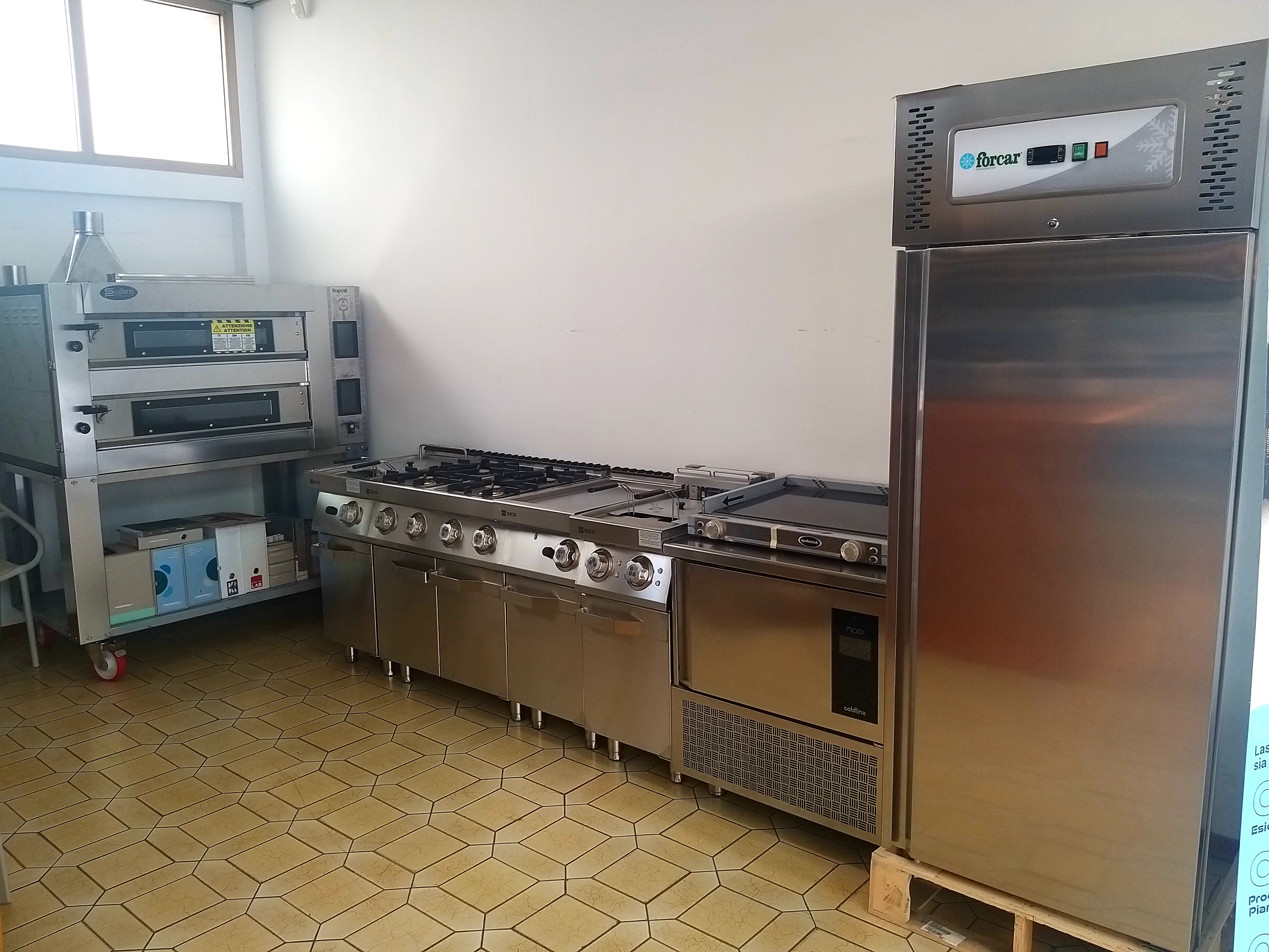 Interno dello showroom Cassani SRL a Sanremo